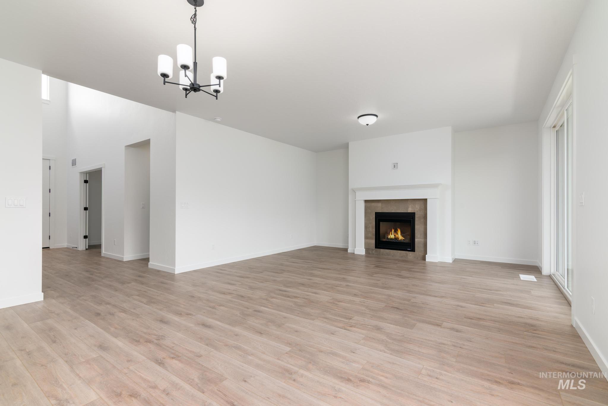 2111 N Honalee Ave, Eagle, Idaho 83616, 4 Bedrooms, 4 Bathrooms, Residential For Sale, Price $605,995,MLS 98998667