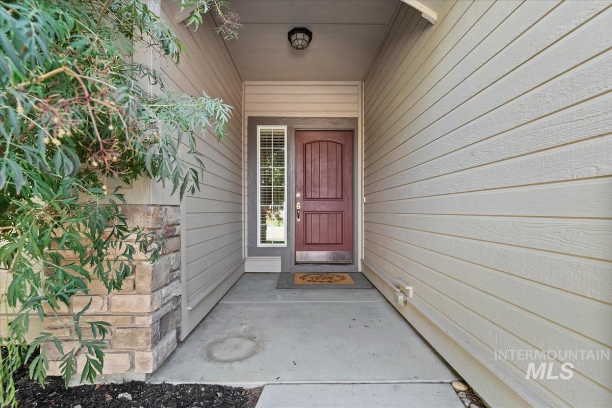 2930 N Christian Way, Meridian, Idaho 83646, 3 Bedrooms, 2 Bathrooms, Residential For Sale, Price $475,000,MLS 98998668