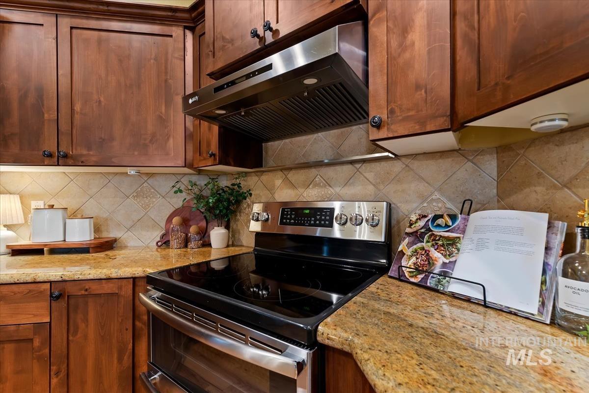 2930 N Christian Way, Meridian, Idaho 83646, 3 Bedrooms, 2 Bathrooms, Residential For Sale, Price $475,000,MLS 98998668