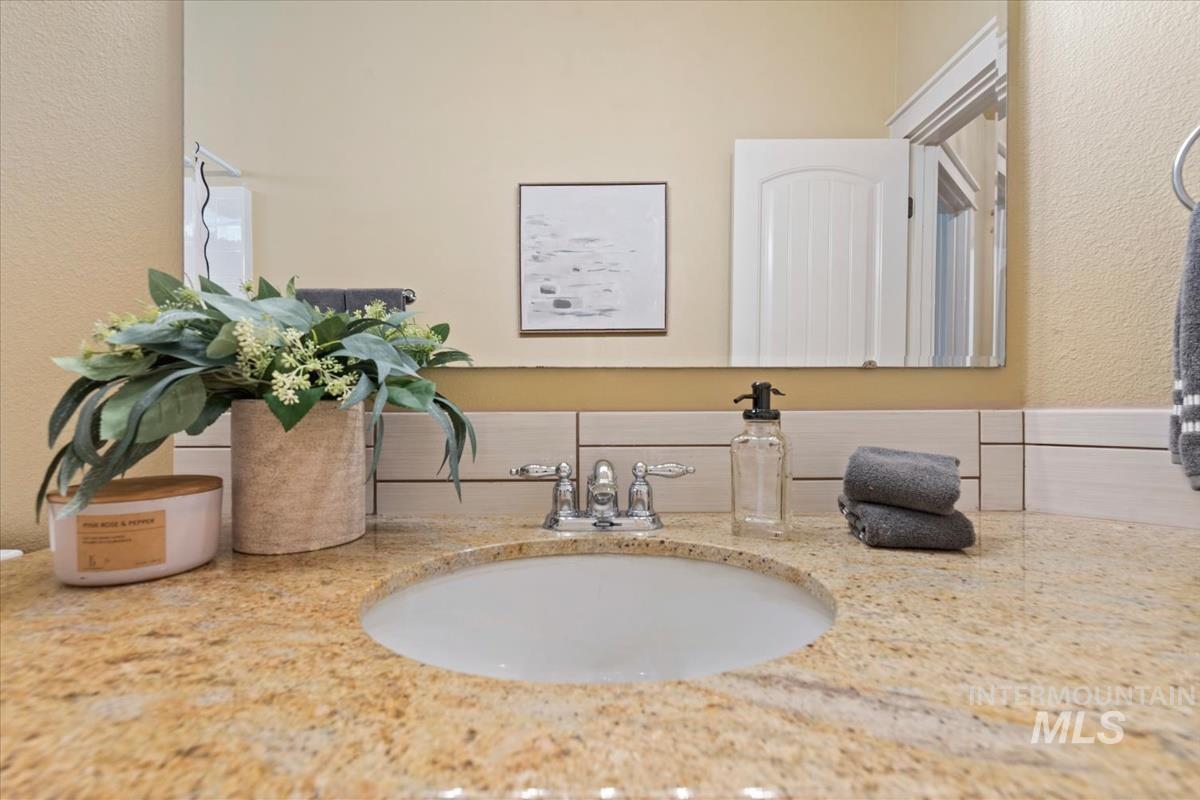 2930 N Christian Way, Meridian, Idaho 83646, 3 Bedrooms, 2 Bathrooms, Residential For Sale, Price $475,000,MLS 98998668