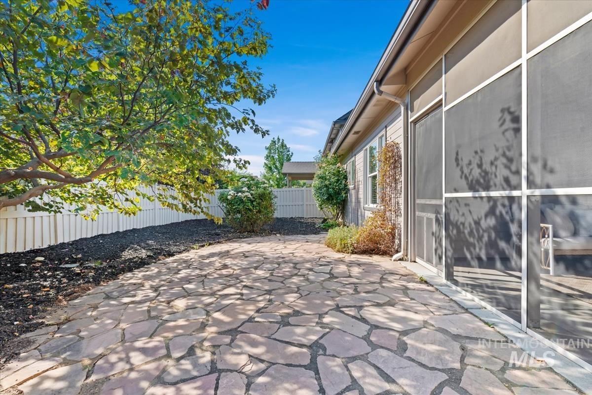 2930 N Christian Way, Meridian, Idaho 83646, 3 Bedrooms, 2 Bathrooms, Residential For Sale, Price $475,000,MLS 98998668