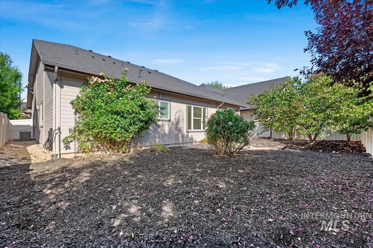 2930 N Christian Way, Meridian, Idaho 83646, 3 Bedrooms, 2 Bathrooms, Residential For Sale, Price $475,000,MLS 98998668