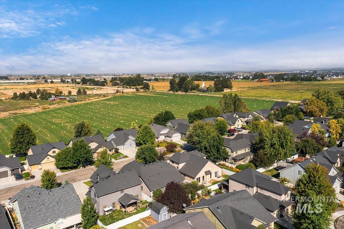 2930 N Christian Way, Meridian, Idaho 83646, 3 Bedrooms, 2 Bathrooms, Residential For Sale, Price $475,000,MLS 98998668