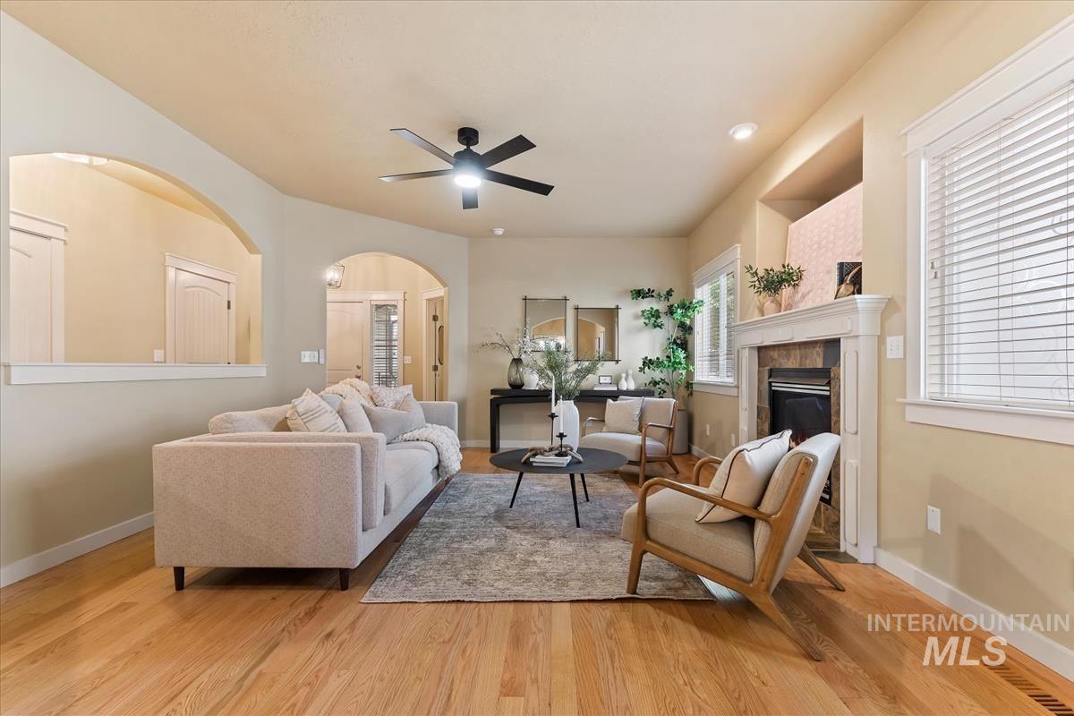 2930 N Christian Way, Meridian, Idaho 83646, 3 Bedrooms, 2 Bathrooms, Residential For Sale, Price $475,000,MLS 98998668