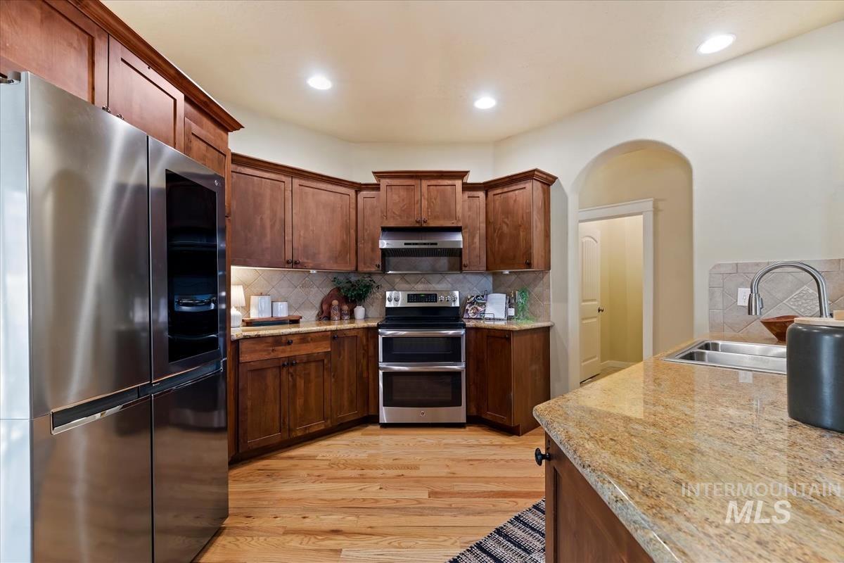 2930 N Christian Way, Meridian, Idaho 83646, 3 Bedrooms, 2 Bathrooms, Residential For Sale, Price $475,000,MLS 98998668