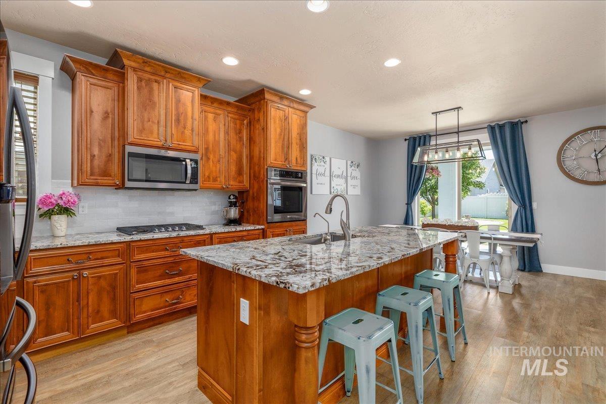 4147 W Cardon Street, Eagle, Idaho 83616, 5 Bedrooms, 3 Bathrooms, Residential For Sale, Price $799,990, 98998670
