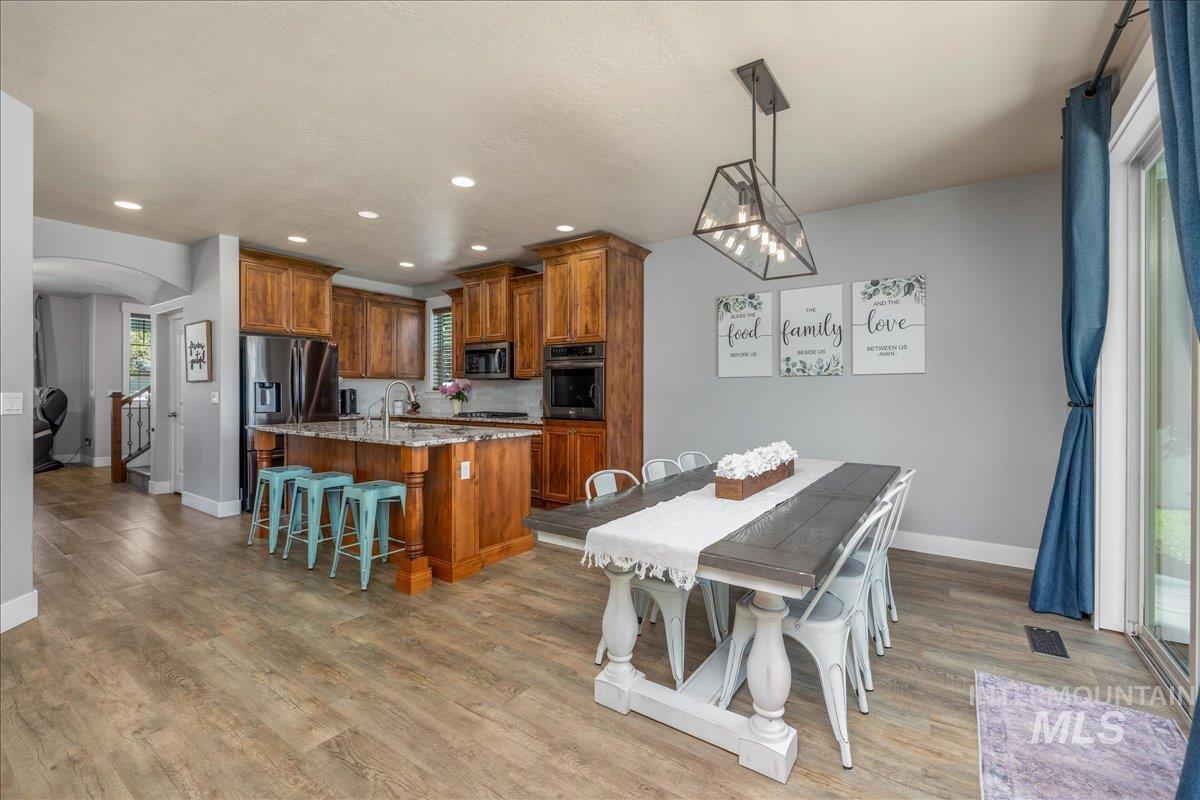 4147 W Cardon Street, Eagle, Idaho 83616, 5 Bedrooms, 3 Bathrooms, Residential For Sale, Price $799,990, 98998670