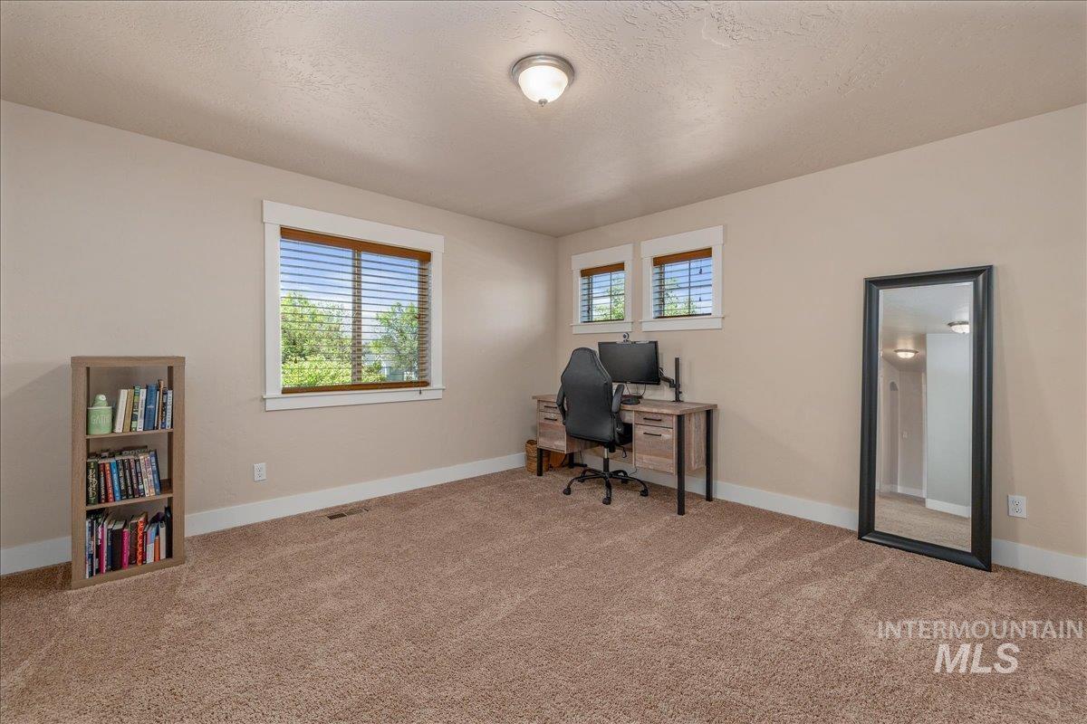 4147 W Cardon Street, Eagle, Idaho 83616, 5 Bedrooms, 3 Bathrooms, Residential For Sale, Price $799,990, 98998670