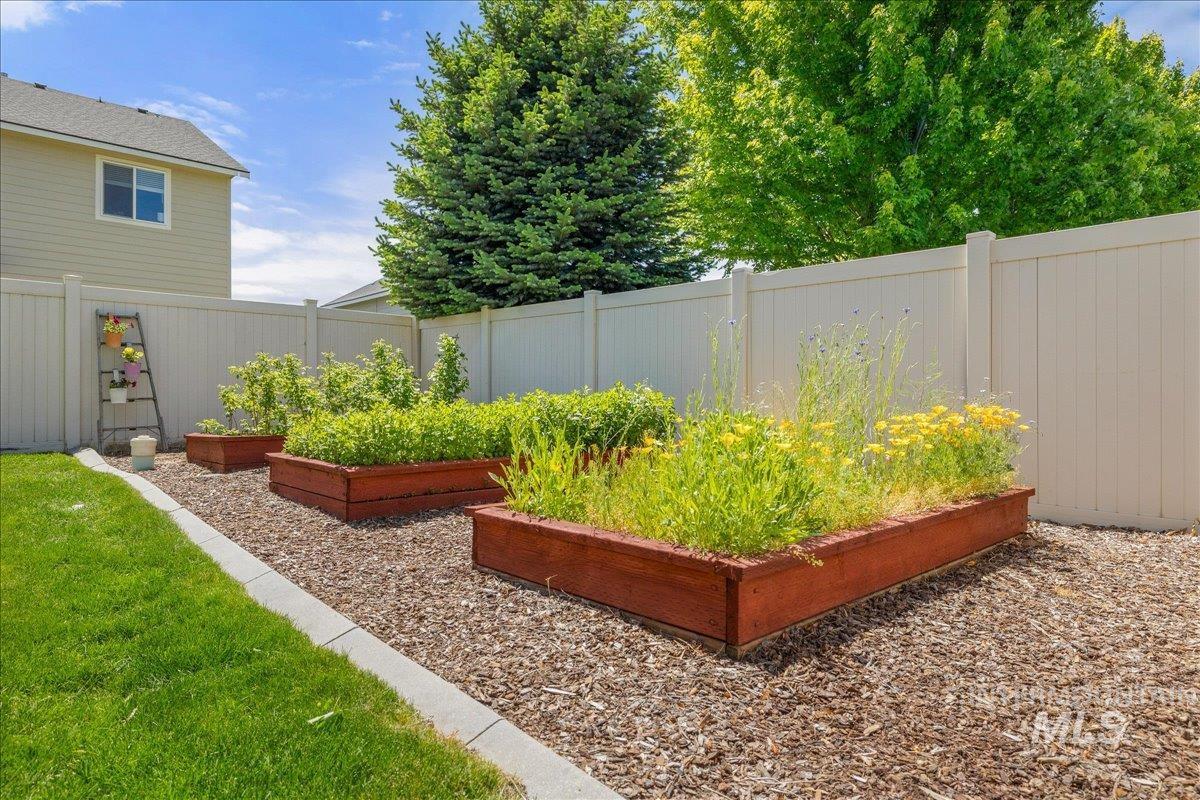 4147 W Cardon Street, Eagle, Idaho 83616, 5 Bedrooms, 3 Bathrooms, Residential For Sale, Price $799,990, 98998670