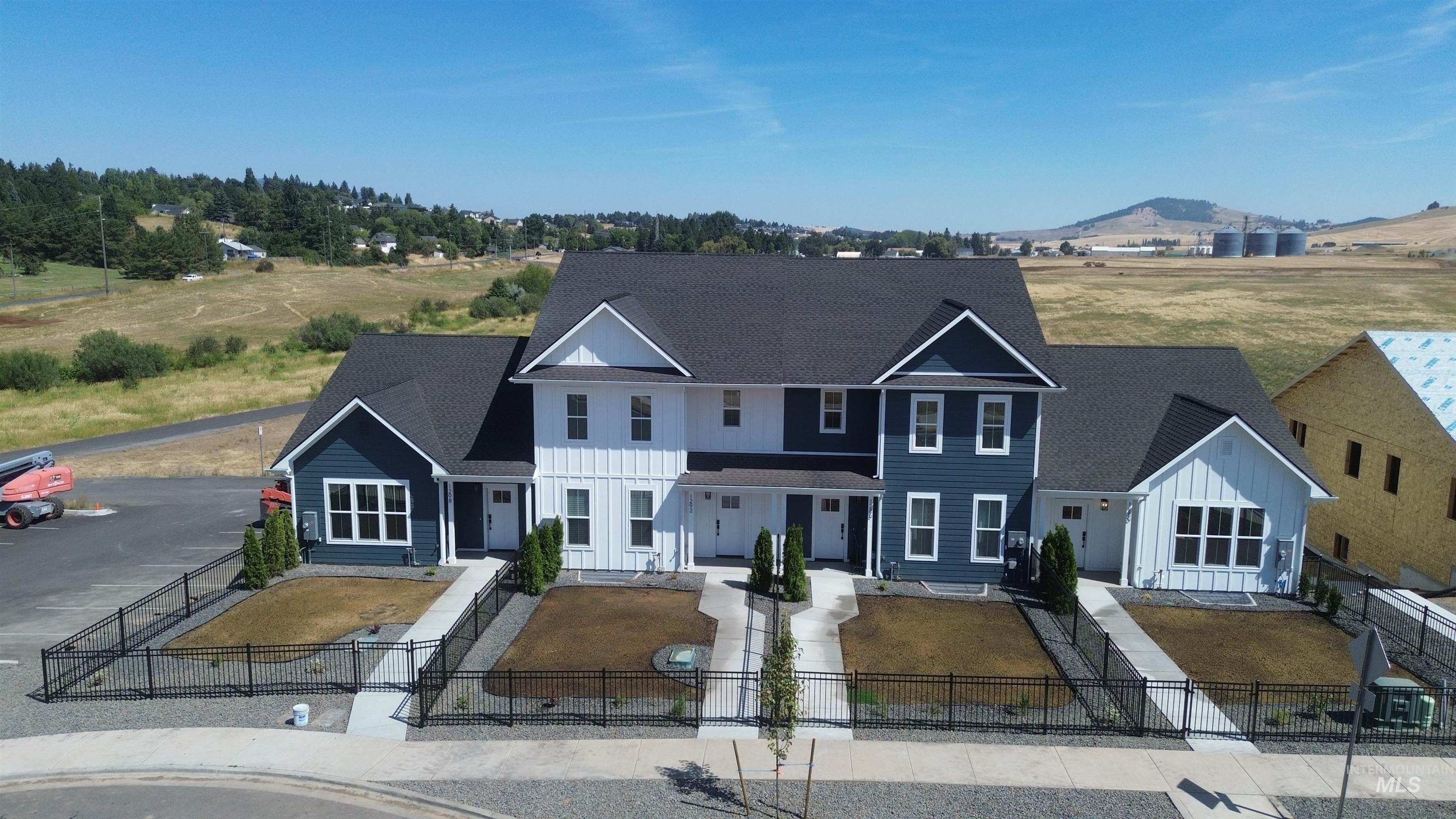 1280 Edington Ave, Moscow, Idaho 83843, 4 Bedrooms, 3 Bathrooms, Residential For Sale, Price $499,999,MLS 98998677