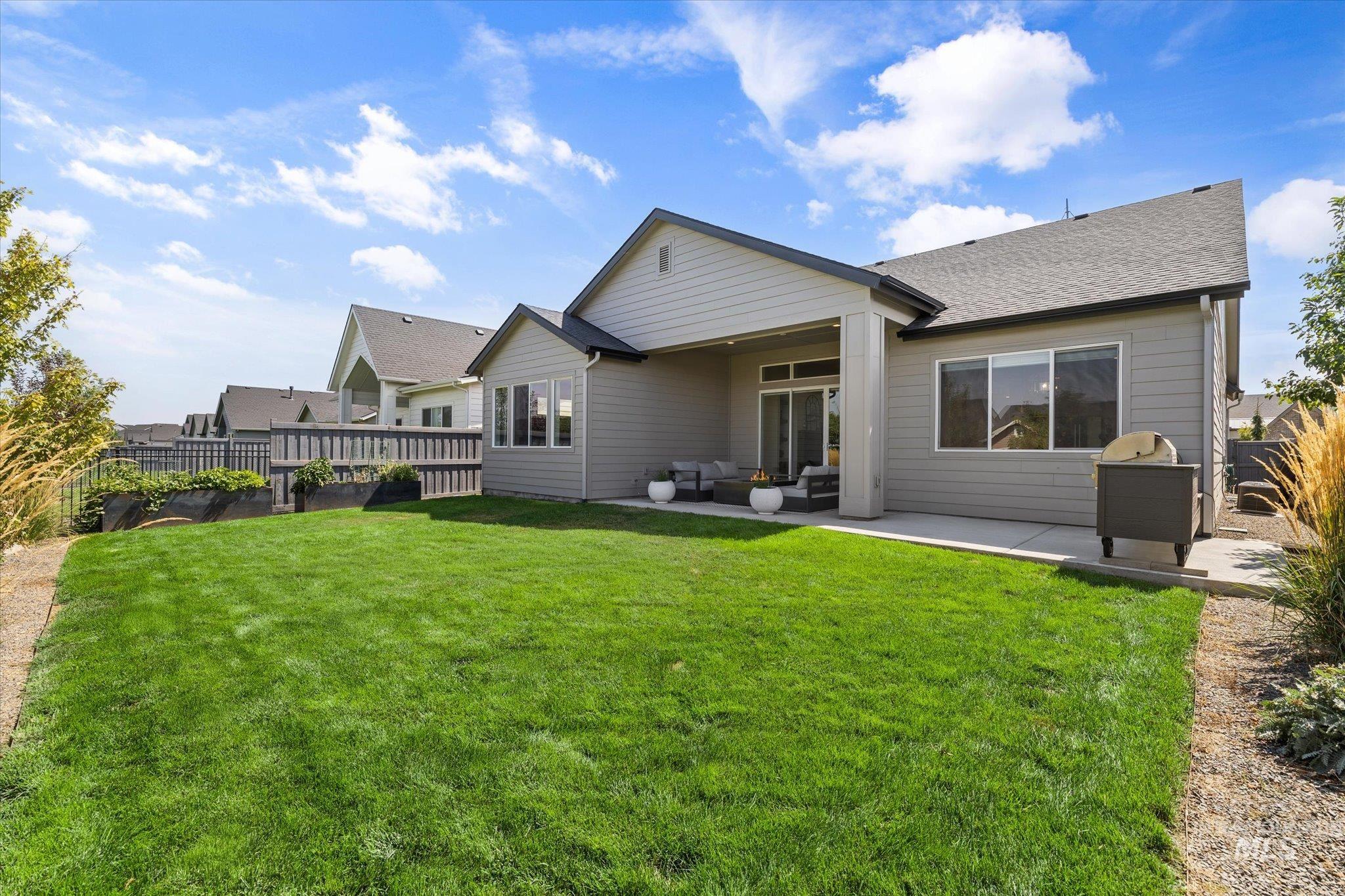 10450 Loneleaf Dr, Nampa, Idaho 83687, 3 Bedrooms, 2 Bathrooms, Residential For Sale, Price $529,900,MLS 98998678
