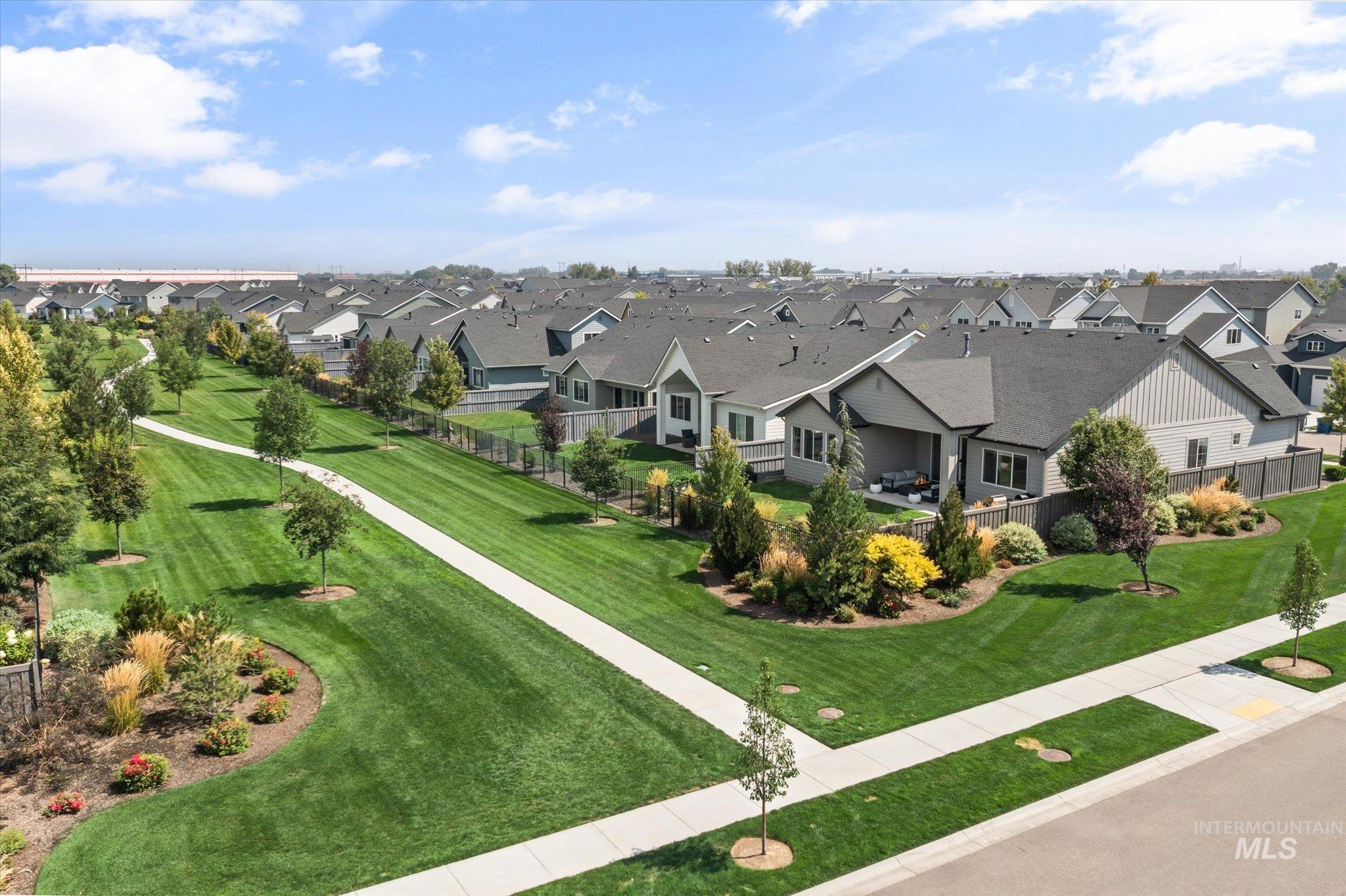 10450 Loneleaf Dr, Nampa, Idaho 83687, 3 Bedrooms, 2 Bathrooms, Residential For Sale, Price $529,900,MLS 98998678