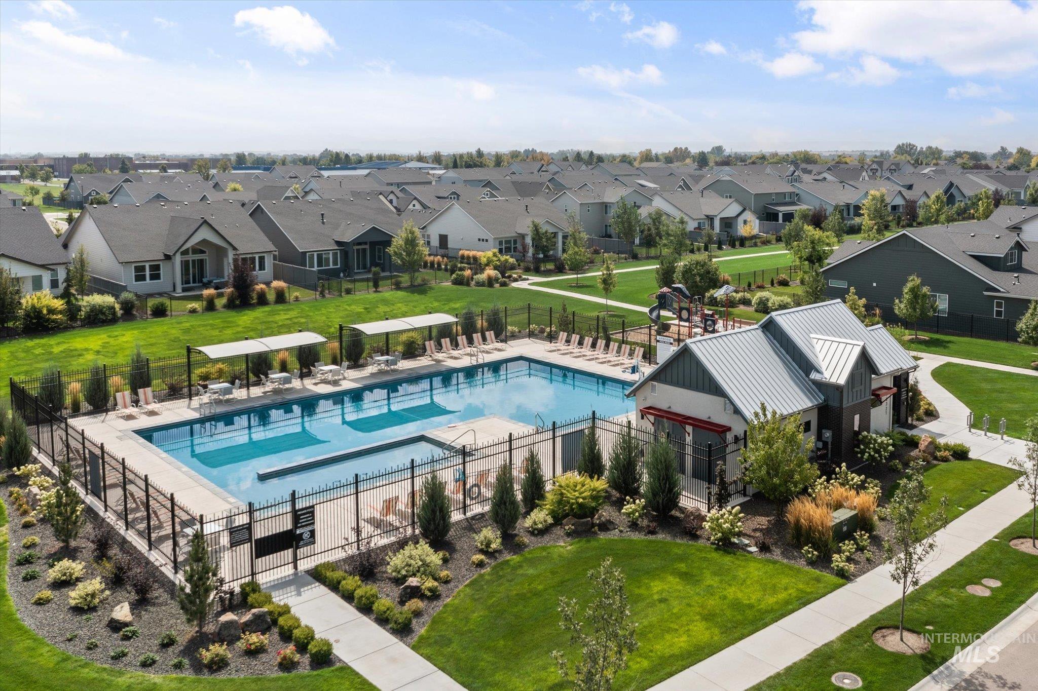 10450 Loneleaf Dr, Nampa, Idaho 83687, 3 Bedrooms, 2 Bathrooms, Residential For Sale, Price $529,900,MLS 98998678
