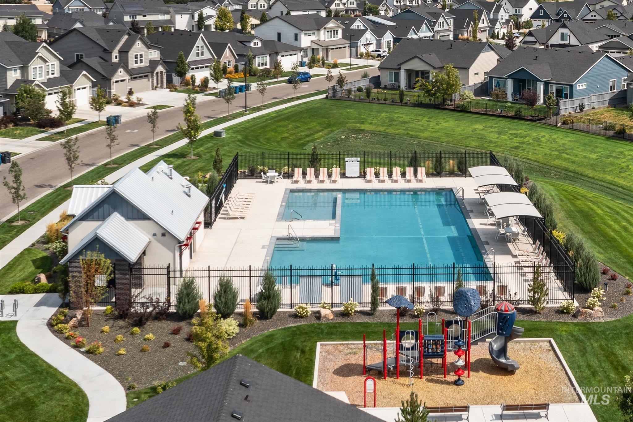10450 Loneleaf Dr, Nampa, Idaho 83687, 3 Bedrooms, 2 Bathrooms, Residential For Sale, Price $529,900,MLS 98998678