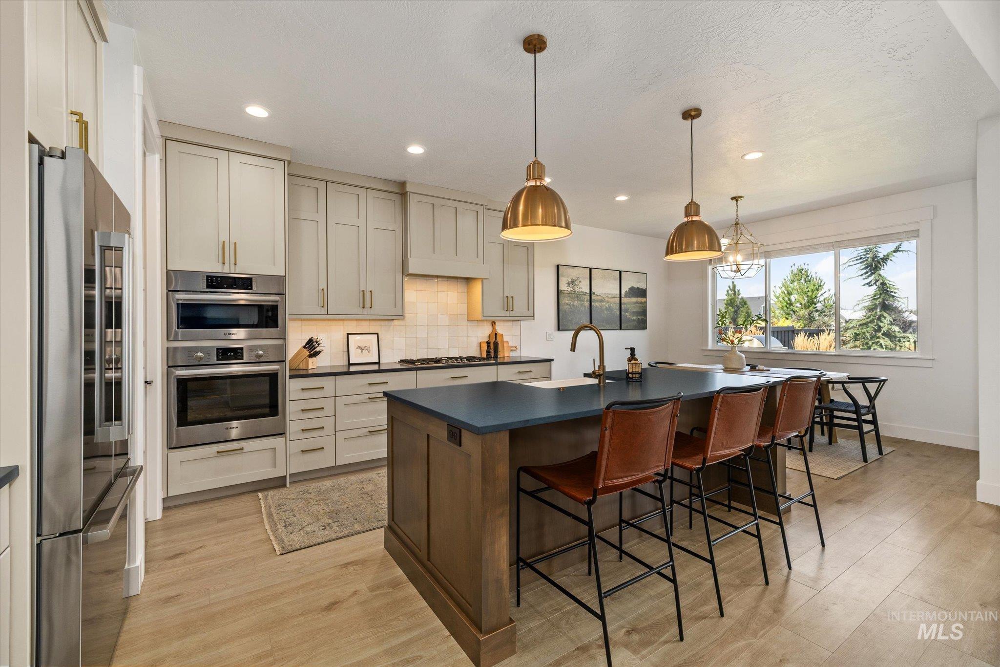 10450 Loneleaf Dr, Nampa, Idaho 83687, 3 Bedrooms, 2 Bathrooms, Residential For Sale, Price $529,900,MLS 98998678