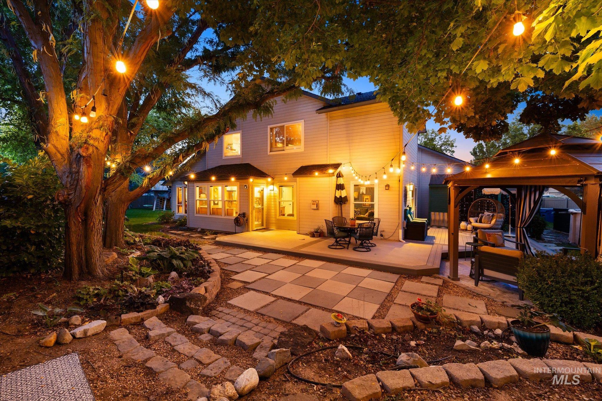 8155 W Burntree Ct, Boise, Idaho 83704, 5 Bedrooms, 3 Bathrooms, Residential For Sale, Price $798,900,MLS 98998683