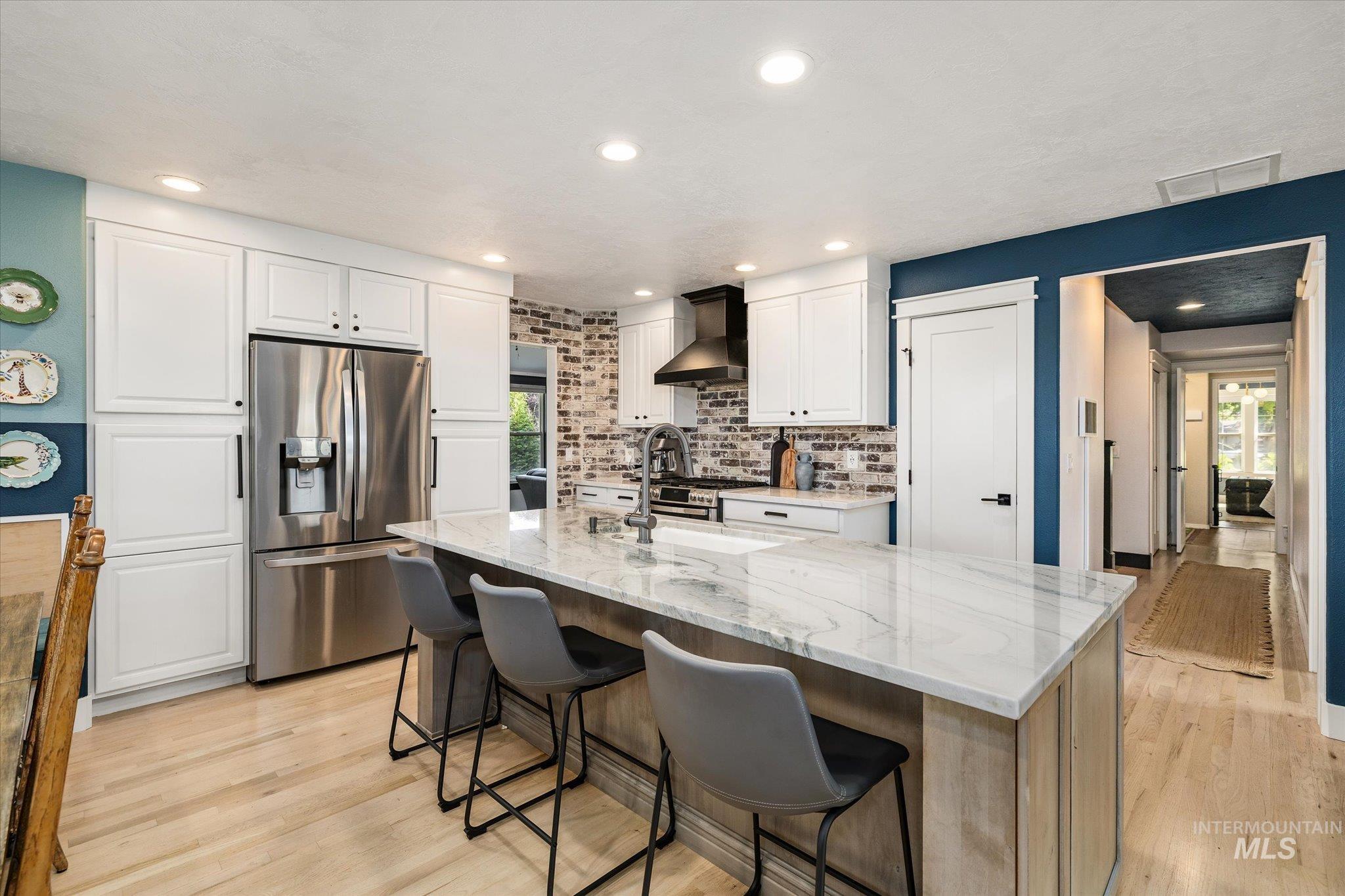 8155 W Burntree Ct, Boise, Idaho 83704, 5 Bedrooms, 3 Bathrooms, Residential For Sale, Price $798,900,MLS 98998683