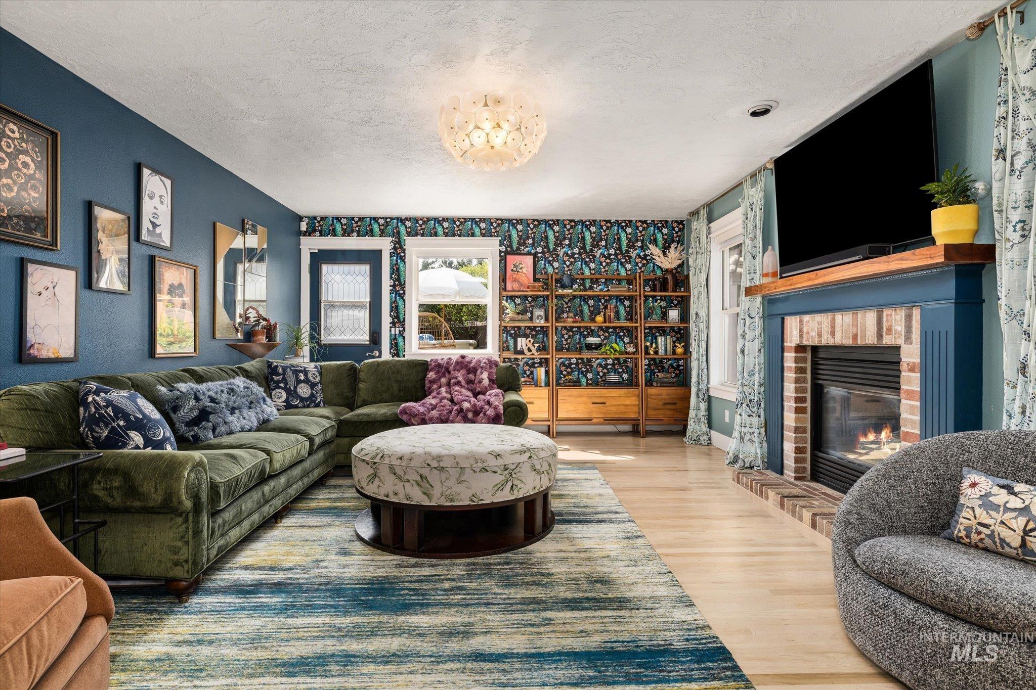 8155 W Burntree Ct, Boise, Idaho 83704, 5 Bedrooms, 3 Bathrooms, Residential For Sale, Price $798,900,MLS 98998683