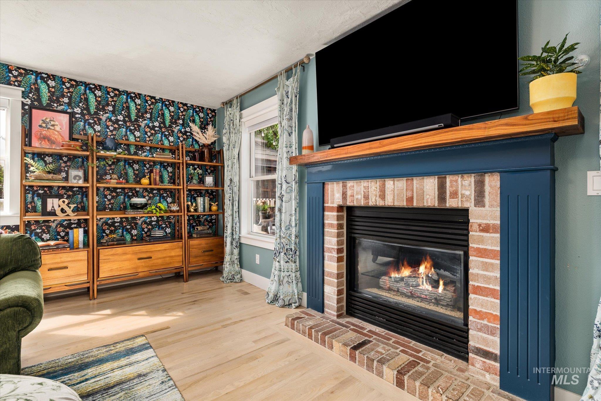 8155 W Burntree Ct, Boise, Idaho 83704, 5 Bedrooms, 3 Bathrooms, Residential For Sale, Price $798,900,MLS 98998683