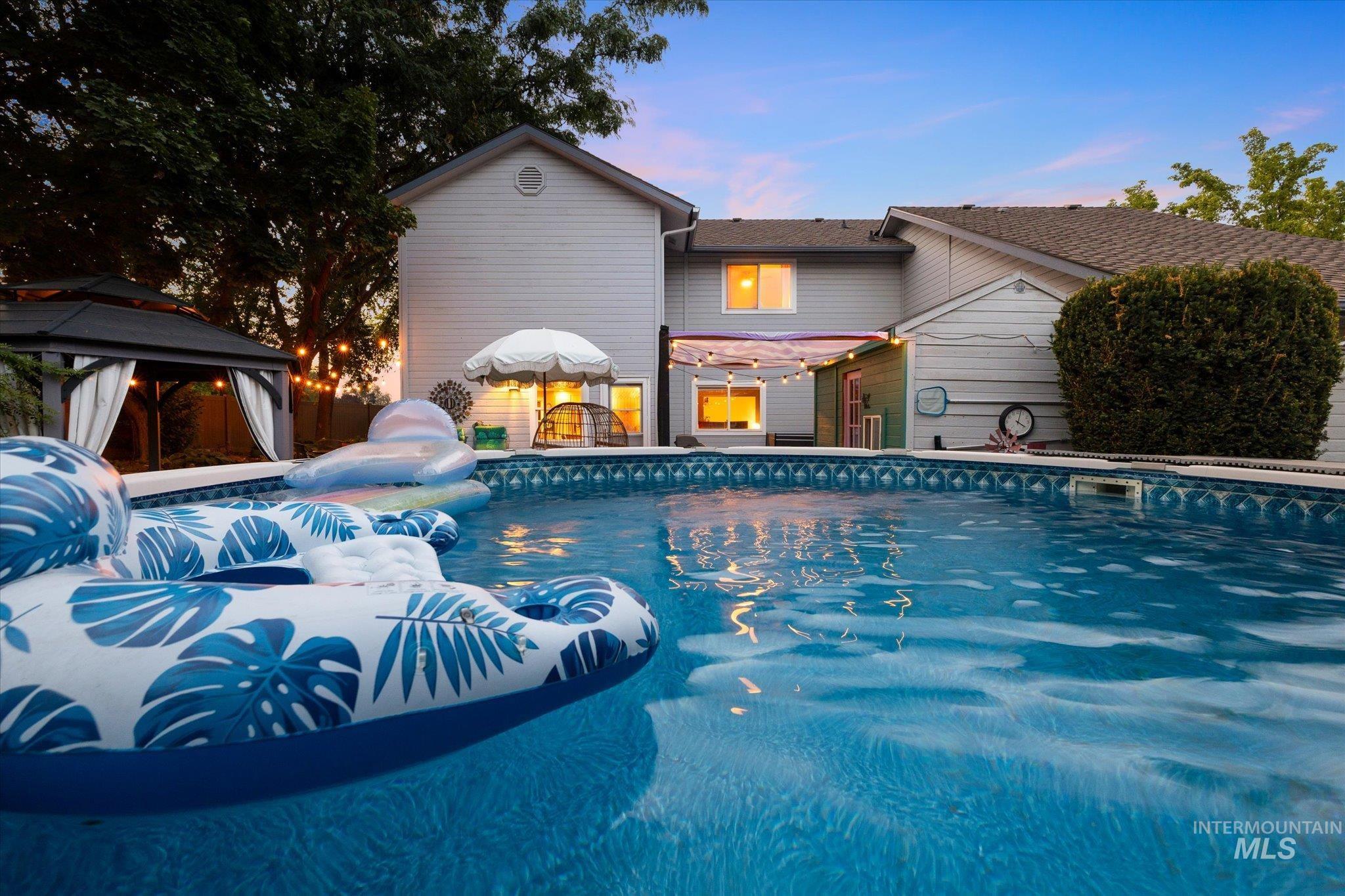 8155 W Burntree Ct, Boise, Idaho 83704, 5 Bedrooms, 3 Bathrooms, Residential For Sale, Price $798,900,MLS 98998683