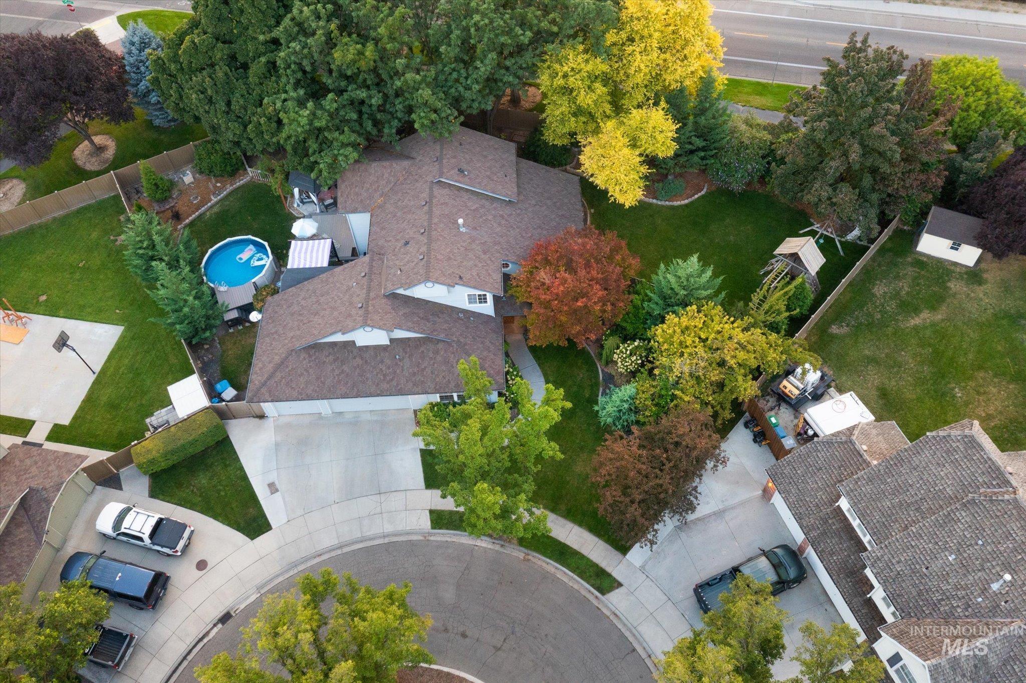 8155 W Burntree Ct, Boise, Idaho 83704, 5 Bedrooms, 3 Bathrooms, Residential For Sale, Price $798,900,MLS 98998683