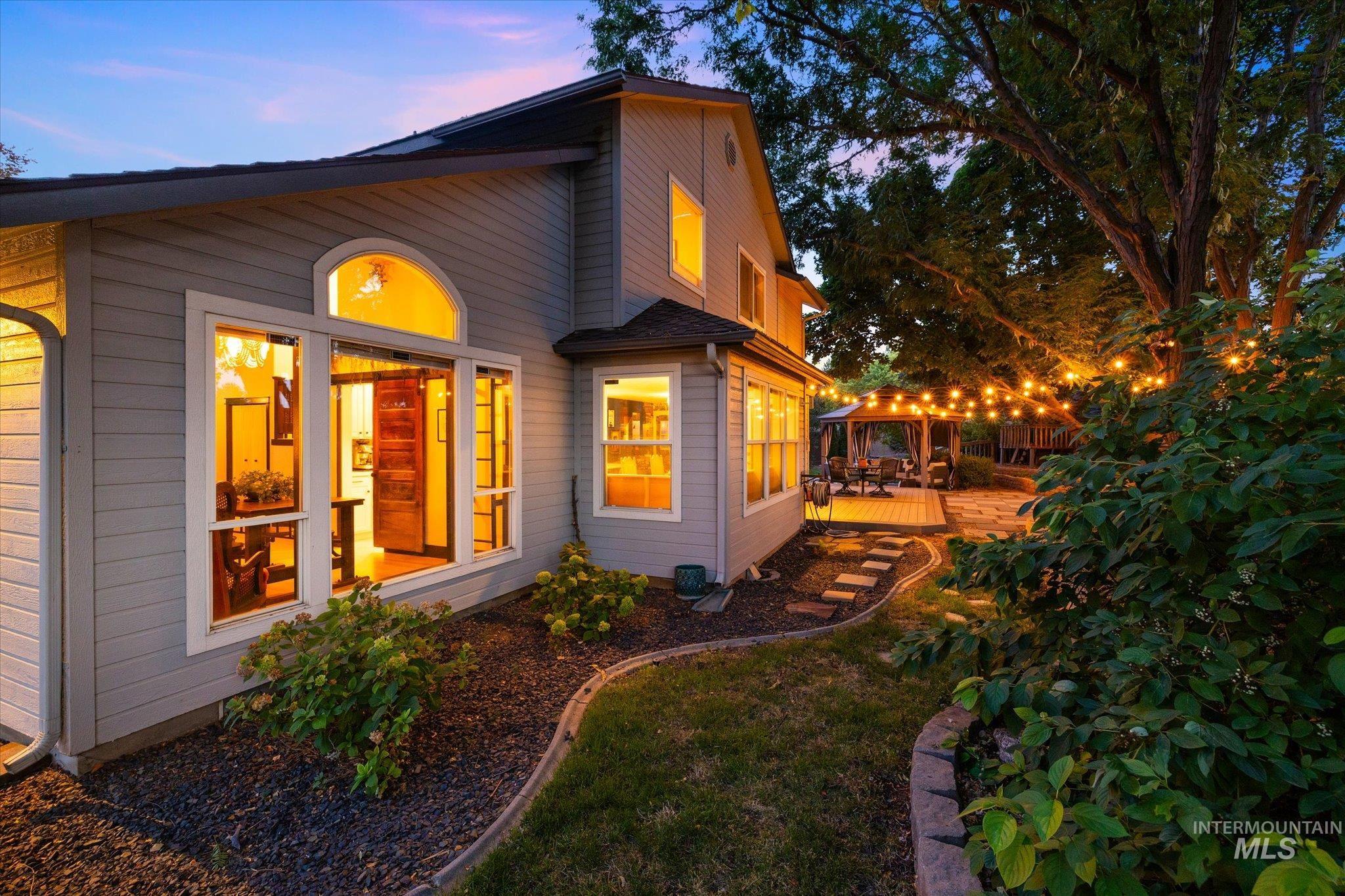 8155 W Burntree Ct, Boise, Idaho 83704, 5 Bedrooms, 3 Bathrooms, Residential For Sale, Price $798,900,MLS 98998683