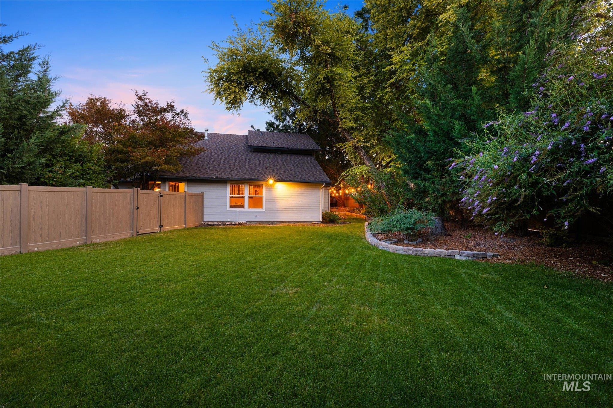 8155 W Burntree Ct, Boise, Idaho 83704, 5 Bedrooms, 3 Bathrooms, Residential For Sale, Price $798,900,MLS 98998683