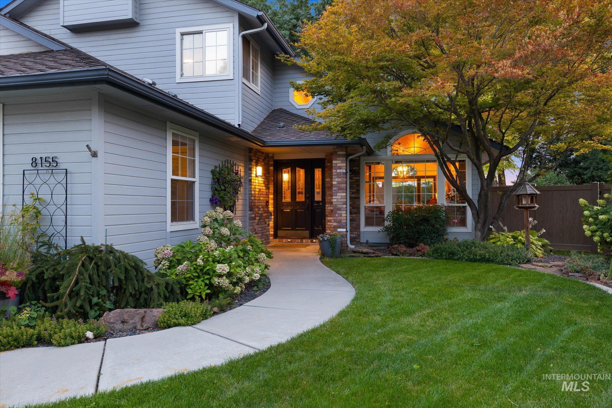 8155 W Burntree Ct, Boise, Idaho 83704, 5 Bedrooms, 3 Bathrooms, Residential For Sale, Price $798,900,MLS 98998683