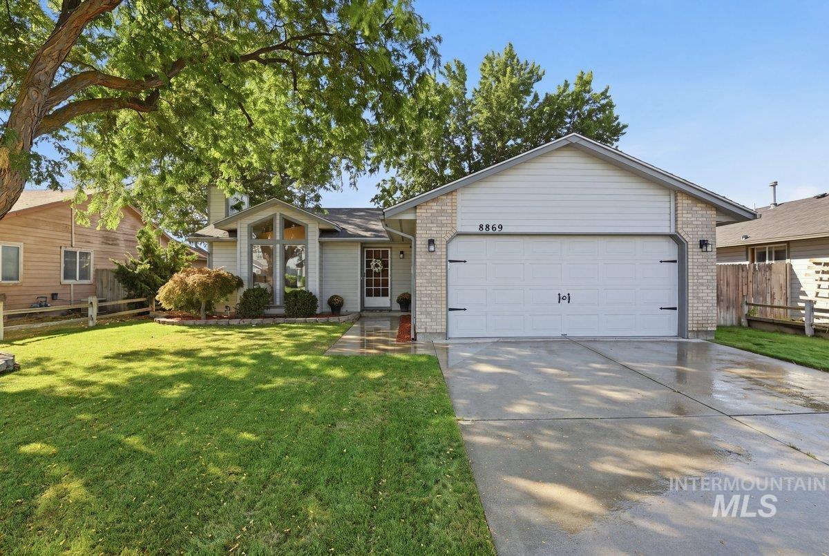 8869 W Lancelot St., Boise, Idaho 83704, 3 Bedrooms, 2 Bathrooms, Residential For Sale, Price $427,000,MLS 98998686