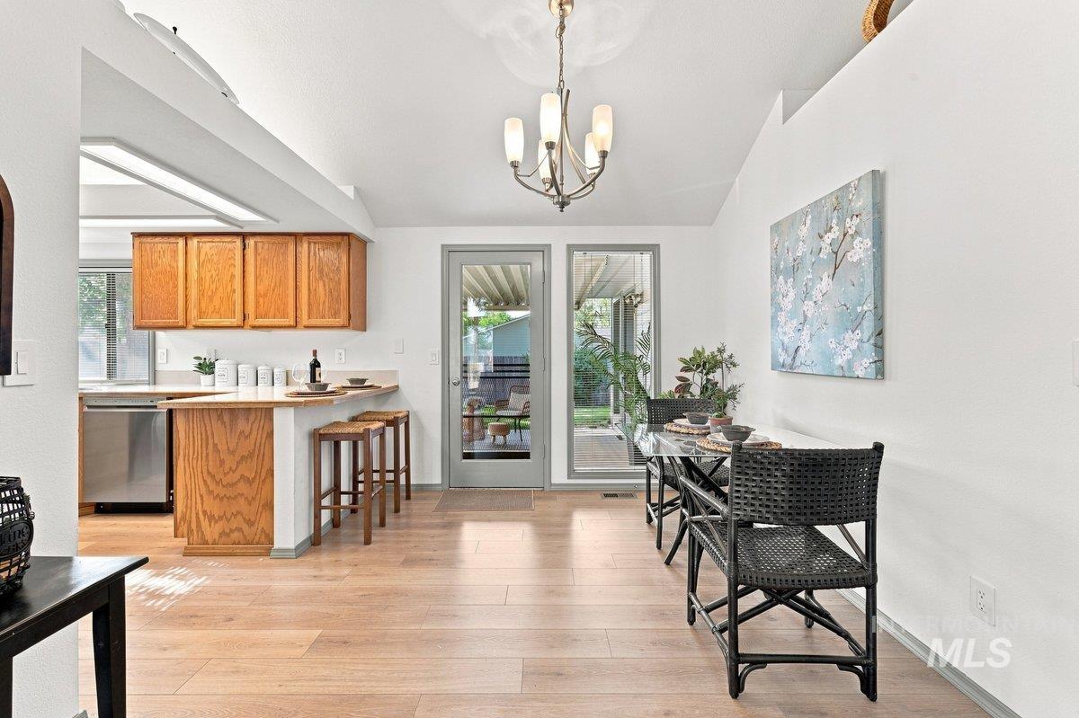 8869 W Lancelot St., Boise, Idaho 83704, 3 Bedrooms, 2 Bathrooms, Residential For Sale, Price $427,000,MLS 98998686