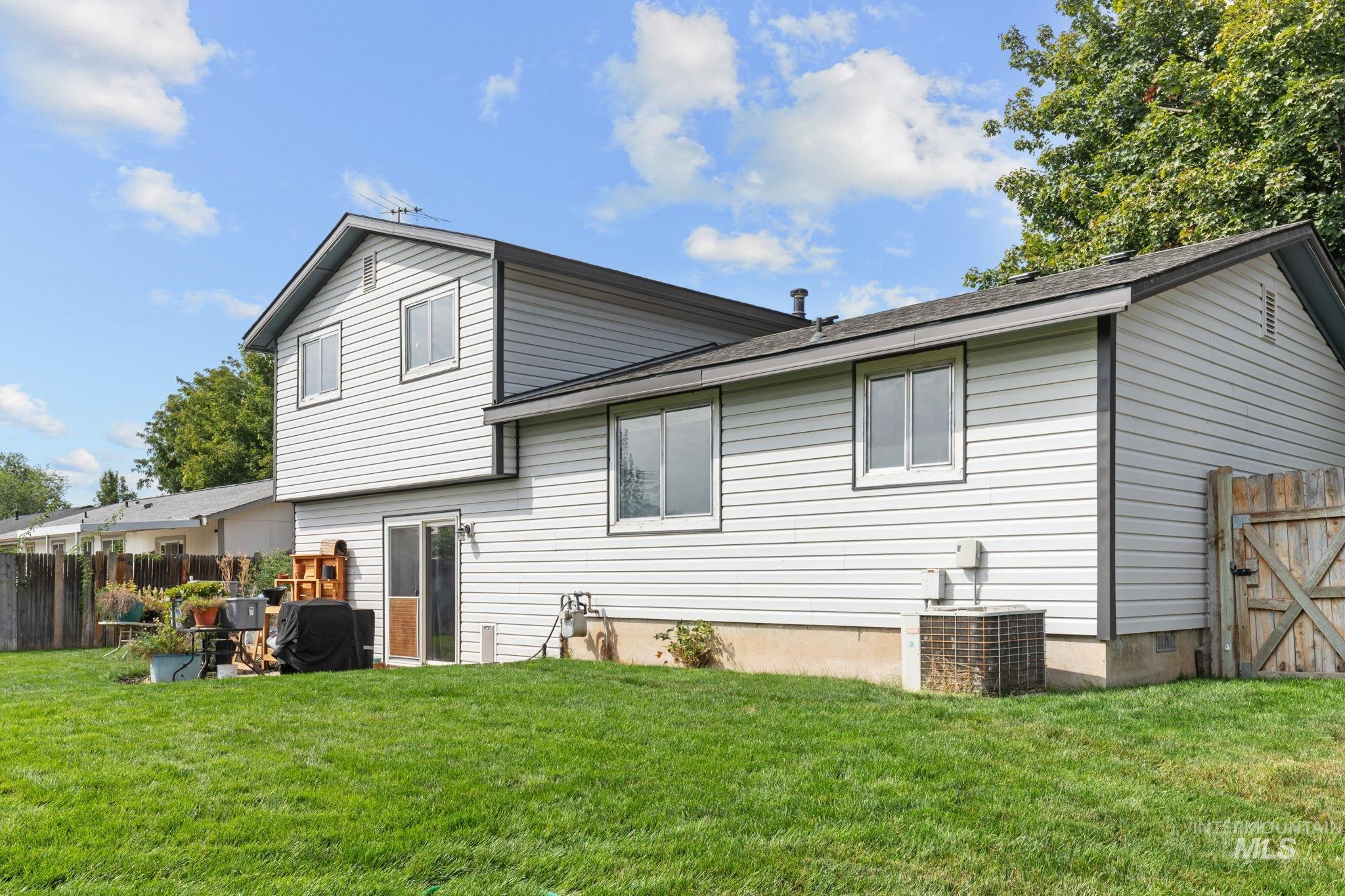 2240 NW 15th St, Meridian, Idaho 83646, 3 Bedrooms, 2.5 Bathrooms, Residential For Sale, Price $490,000,MLS 98998690