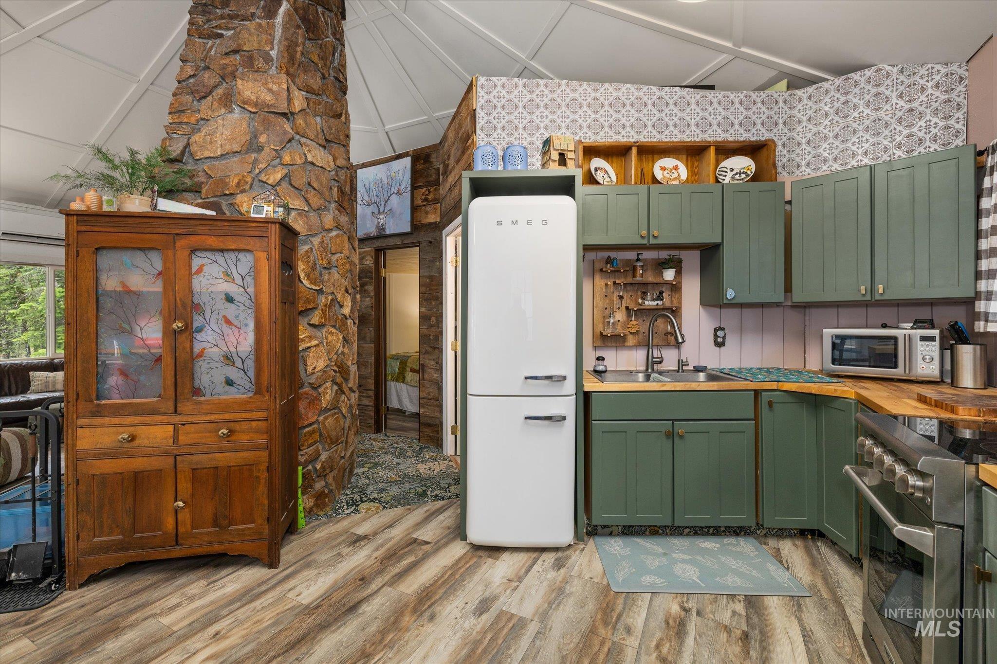 9785 Edna Pl, Cascade, Idaho 83611, 3 Bedrooms, 1 Bathroom, Residential For Sale, Price $598,000, 98998693