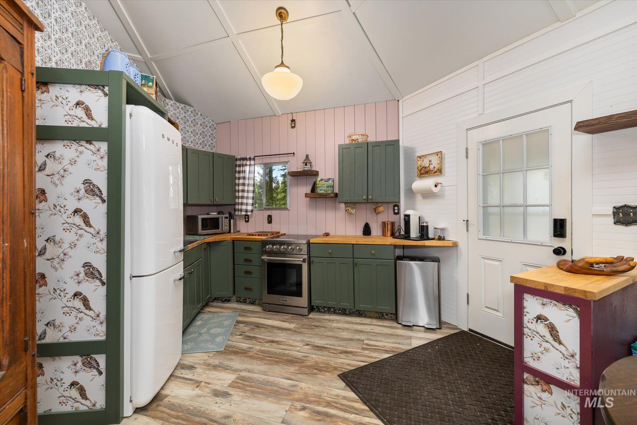 9785 Edna Pl, Cascade, Idaho 83611, 3 Bedrooms, 1 Bathroom, Residential For Sale, Price $598,000, 98998693