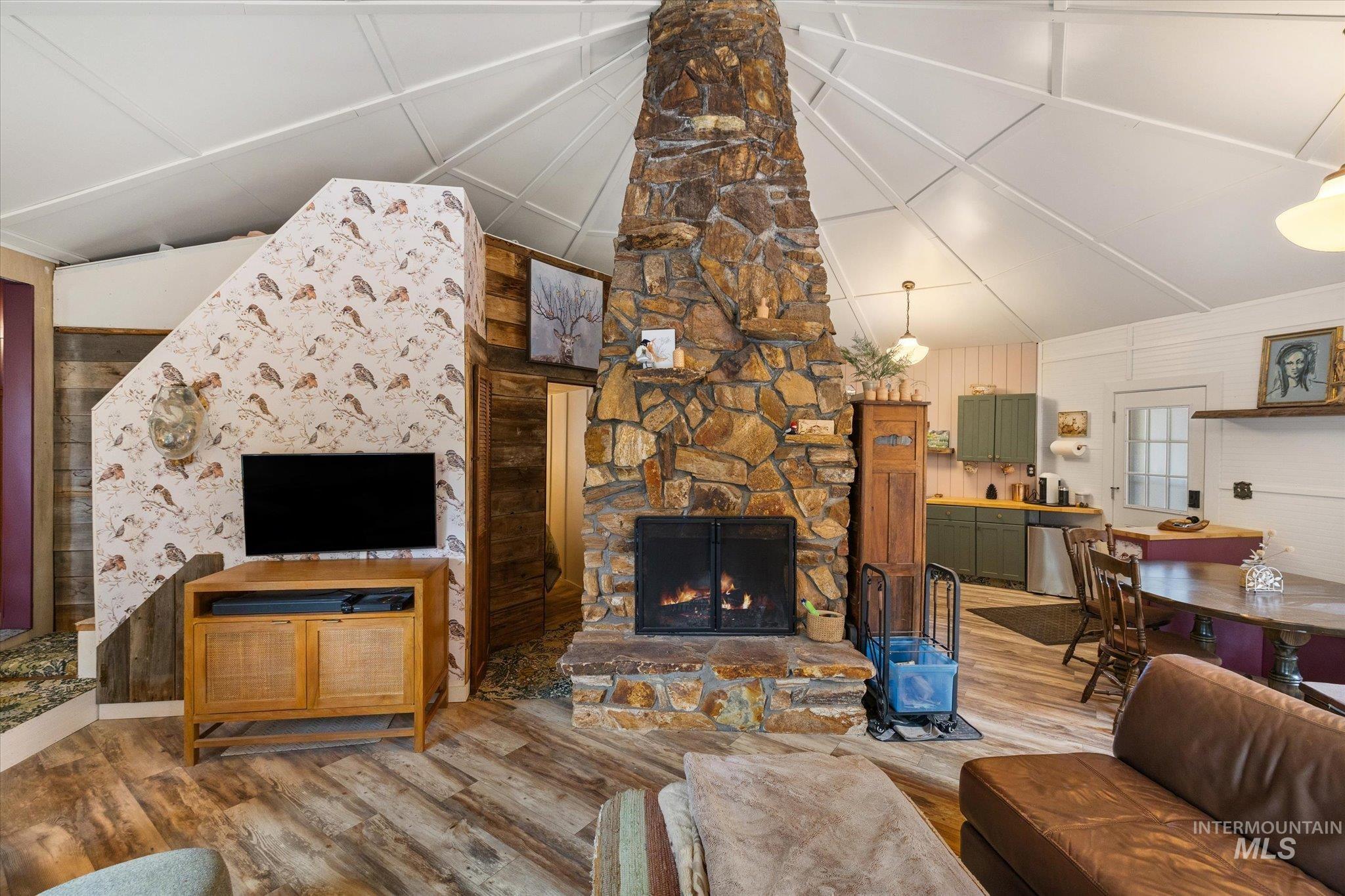 9785 Edna Pl, Cascade, Idaho 83611, 3 Bedrooms, 1 Bathroom, Residential For Sale, Price $598,000, 98998693