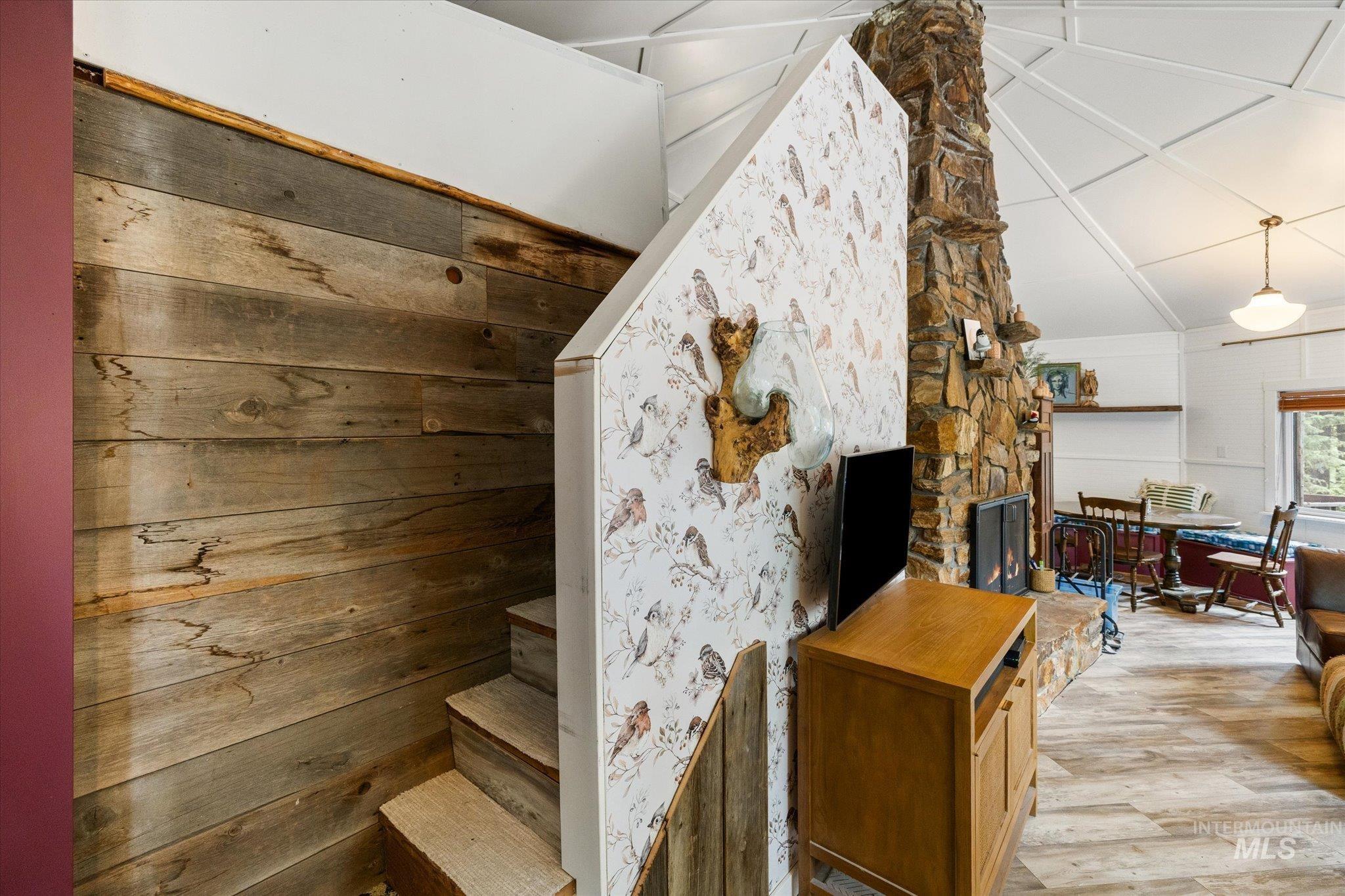 9785 Edna Pl, Cascade, Idaho 83611, 3 Bedrooms, 1 Bathroom, Residential For Sale, Price $598,000, 98998693