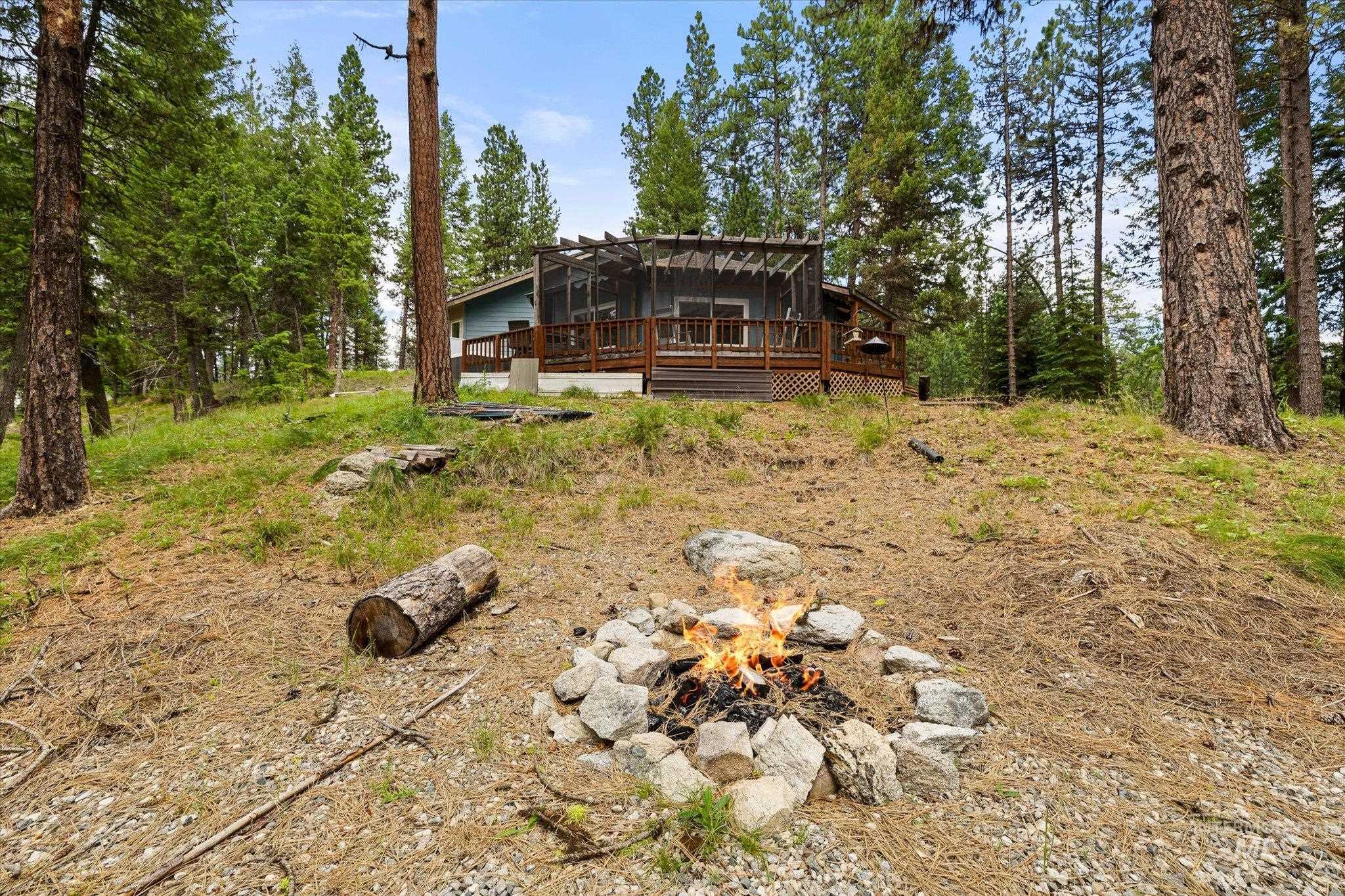 9785 Edna Pl, Cascade, Idaho 83611, 3 Bedrooms, 1 Bathroom, Residential For Sale, Price $598,000, 98998693