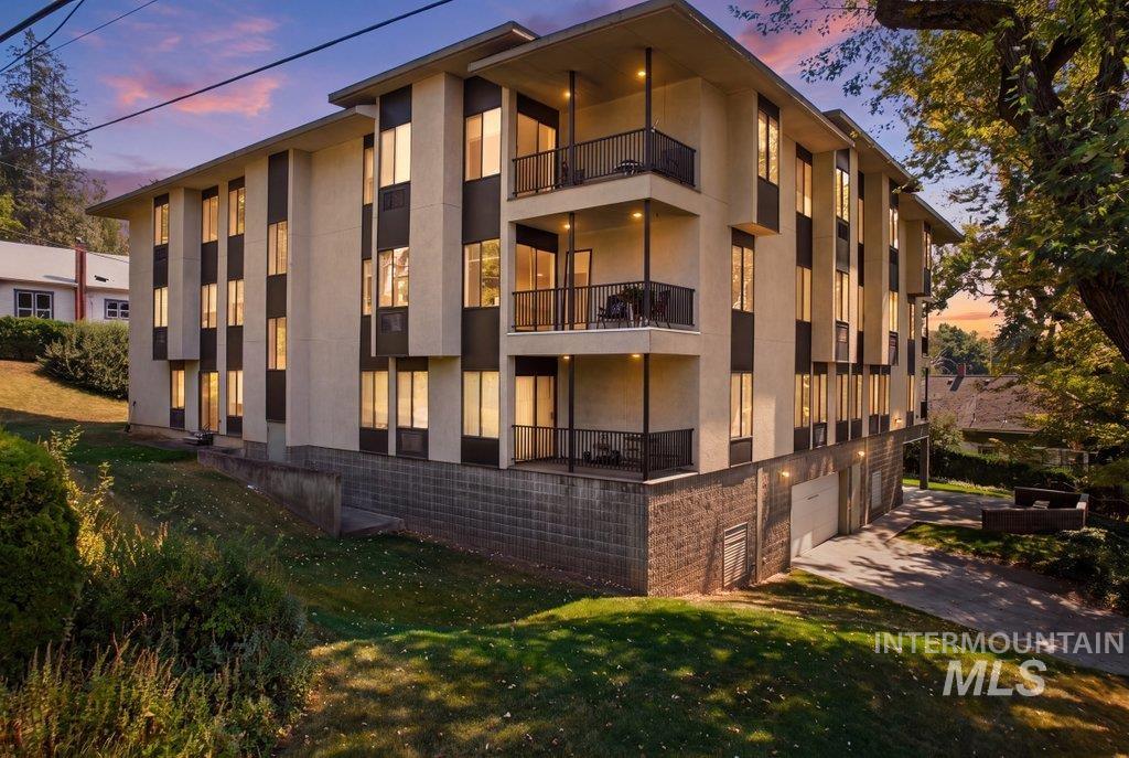 122 N Washington, Moscow, Idaho 83843, 2 Bedrooms, 1 Bathroom, Residential For Sale, Price $315,000, 98998695