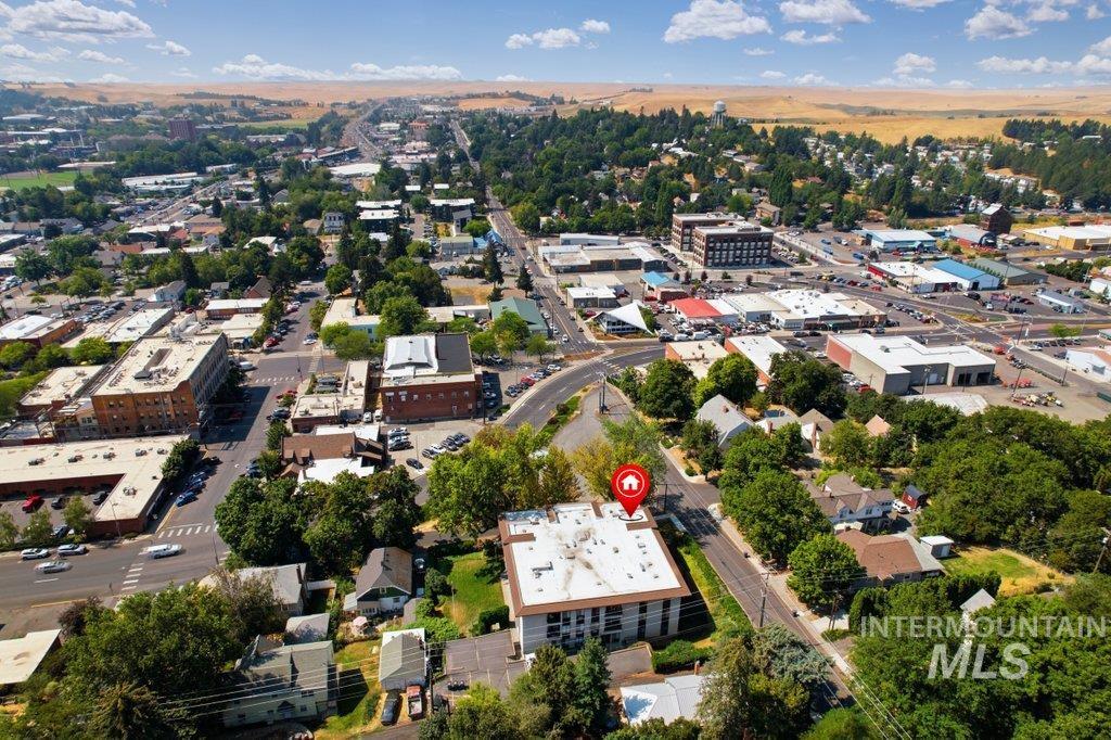 122 N Washington, Moscow, Idaho 83843, 2 Bedrooms, 1 Bathroom, Residential For Sale, Price $315,000, 98998695