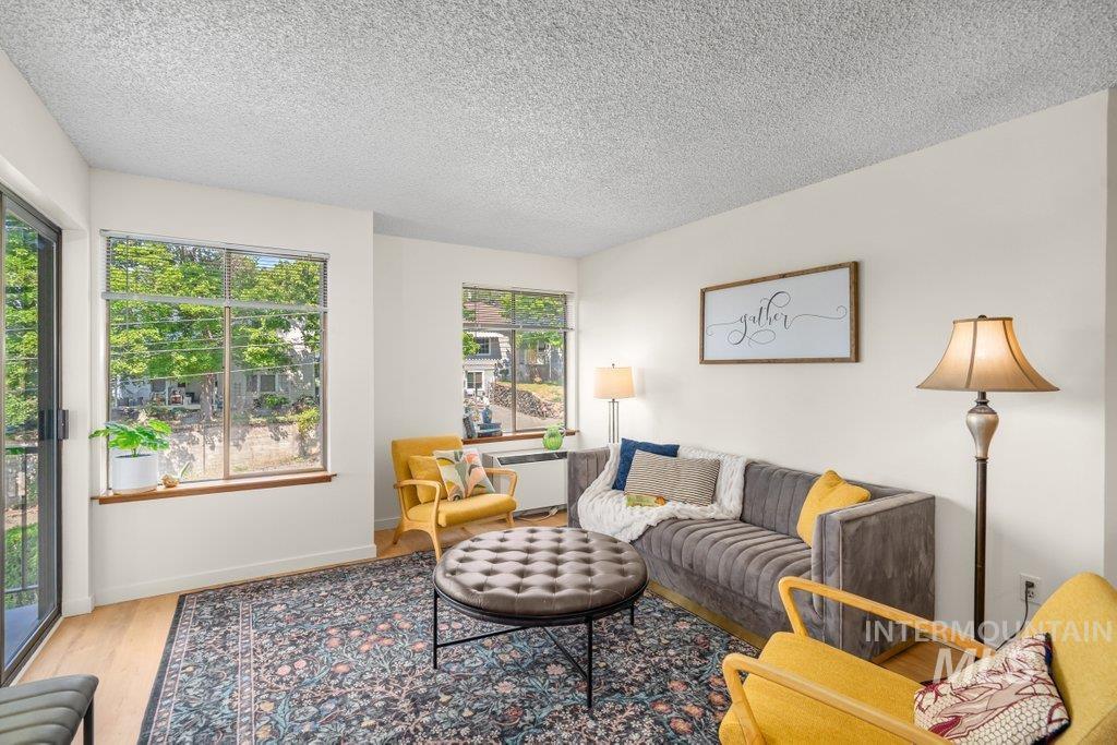 122 N Washington, Moscow, Idaho 83843, 2 Bedrooms, 1 Bathroom, Residential For Sale, Price $315,000, 98998695