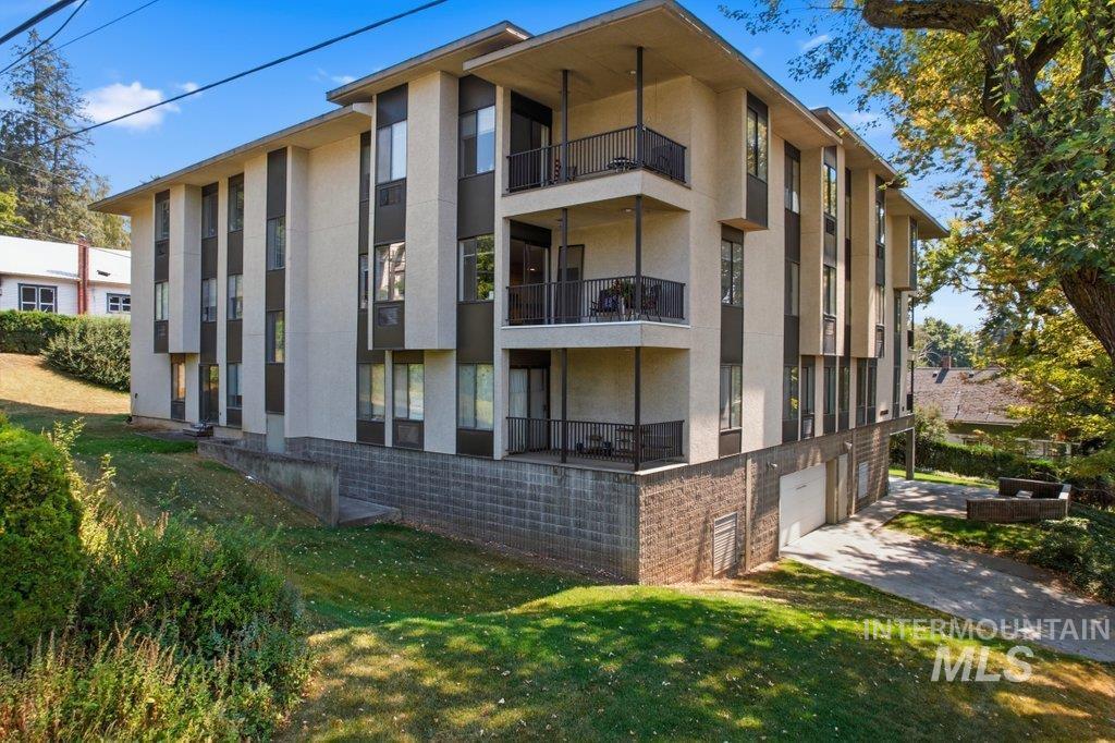 122 N Washington, Moscow, Idaho 83843, 2 Bedrooms, 1 Bathroom, Residential For Sale, Price $315,000, 98998695
