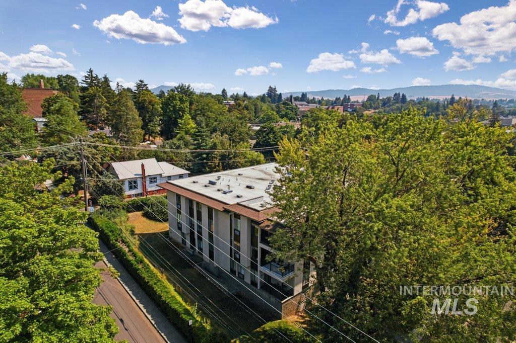 122 N Washington, Moscow, Idaho 83843, 2 Bedrooms, 1 Bathroom, Residential For Sale, Price $315,000, 98998695