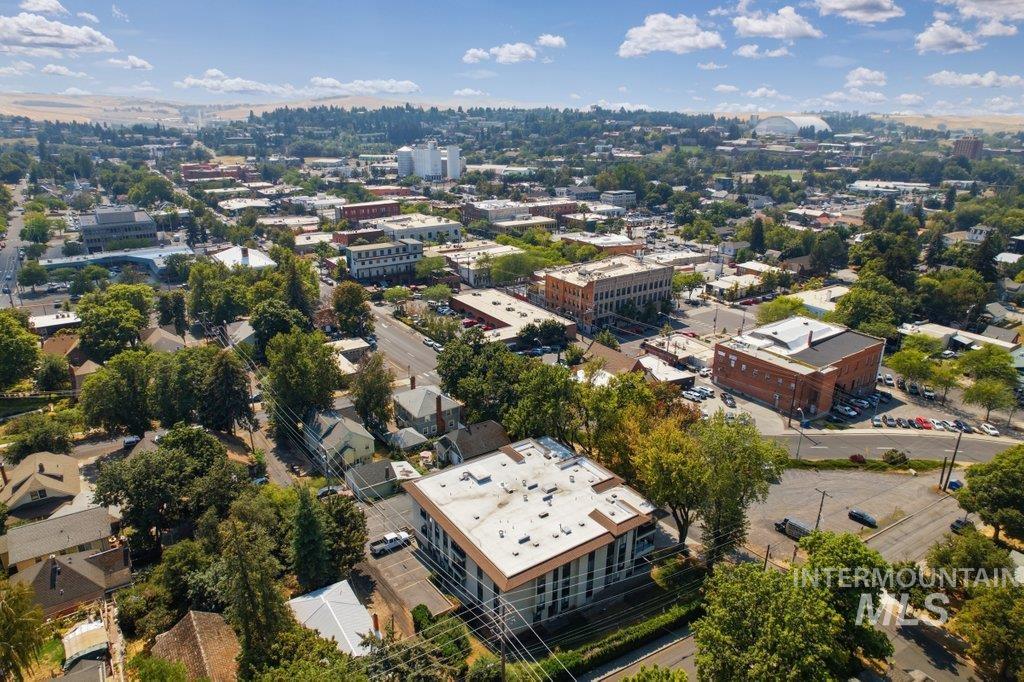 122 N Washington, Moscow, Idaho 83843, 2 Bedrooms, 1 Bathroom, Residential For Sale, Price $315,000, 98998695