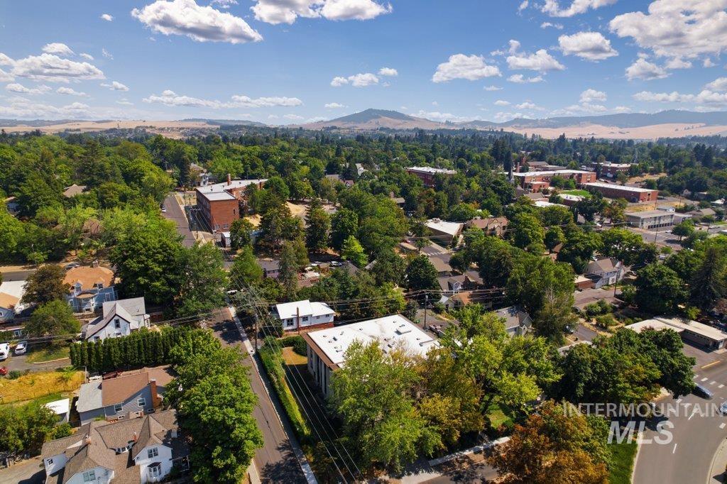 122 N Washington, Moscow, Idaho 83843, 2 Bedrooms, 1 Bathroom, Residential For Sale, Price $315,000, 98998695