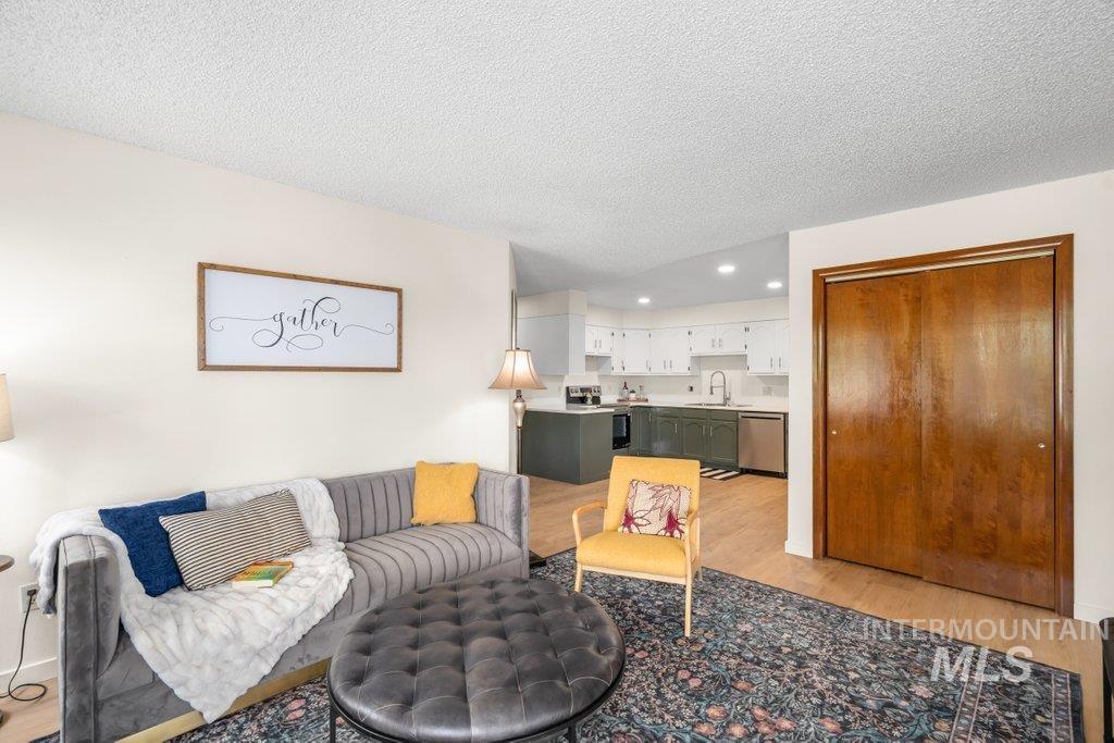 122 N Washington, Moscow, Idaho 83843, 2 Bedrooms, 1 Bathroom, Residential For Sale, Price $315,000, 98998695