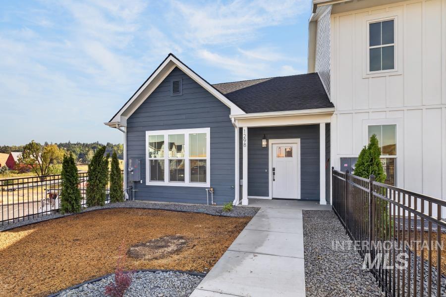 1298 Edington, Moscow, Idaho 83843, 4 Bedrooms, 3 Bathrooms, Residential For Sale, Price $499,000, 98998697