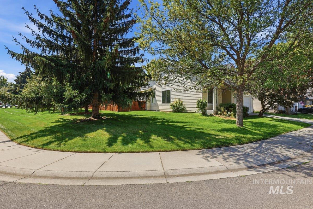 1923 E Pratt St, Meridian, Idaho 83642, 3 Bedrooms, 3 Bathrooms, Residential For Sale, Price $510,000, 98998705