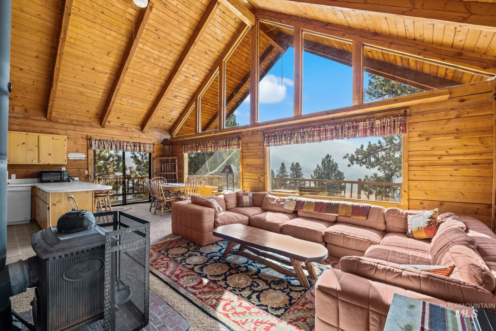 69 Skyview Lane, Boise, Idaho 83716, 3 Bedrooms, 2 Bathrooms, Residential For Sale, Price $465,000, 98998707