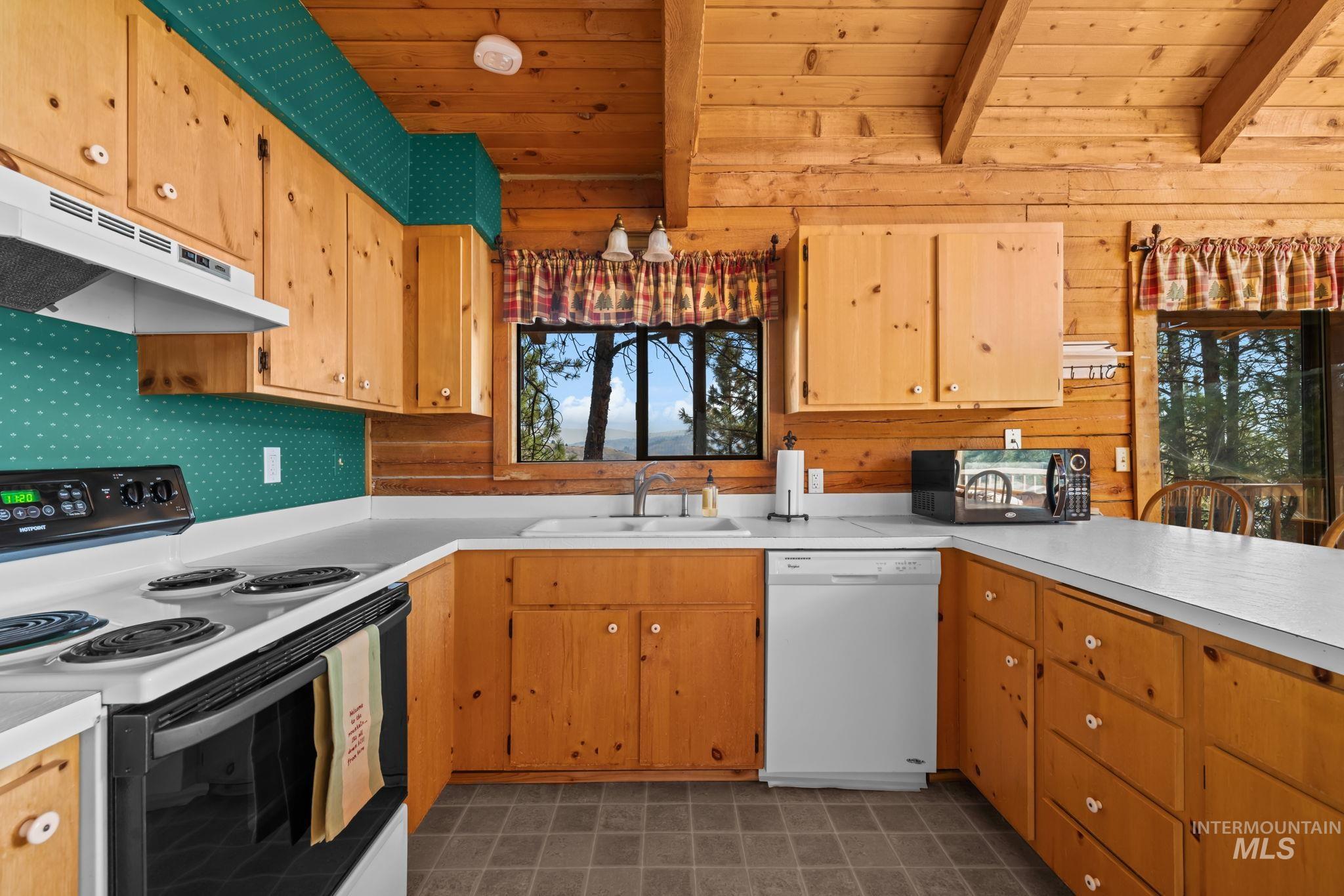 69 Skyview Lane, Boise, Idaho 83716, 3 Bedrooms, 2 Bathrooms, Residential For Sale, Price $465,000, 98998707