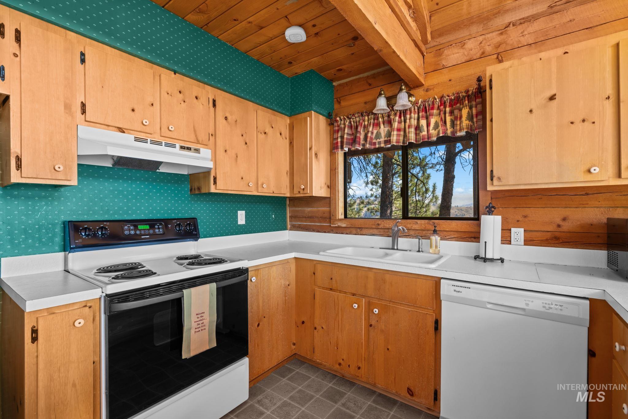 69 Skyview Lane, Boise, Idaho 83716, 3 Bedrooms, 2 Bathrooms, Residential For Sale, Price $465,000, 98998707