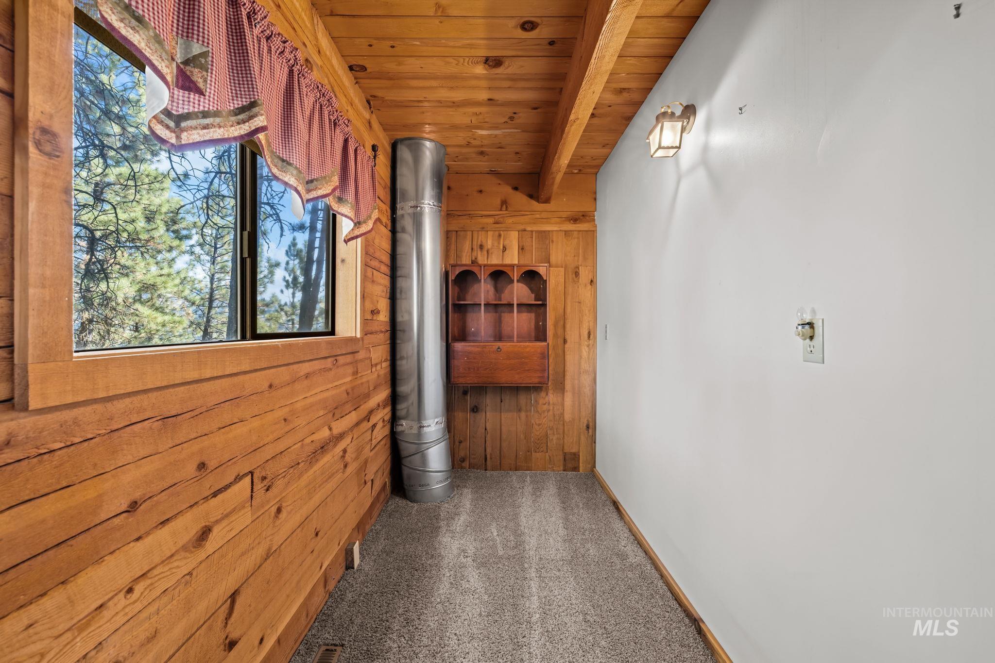 69 Skyview Lane, Boise, Idaho 83716, 3 Bedrooms, 2 Bathrooms, Residential For Sale, Price $465,000, 98998707